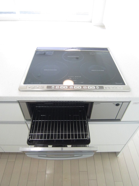 Kitchen. Safe IH cooking heater! 