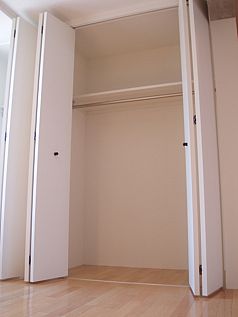 Other room space. A storage capacity closet ☆ 