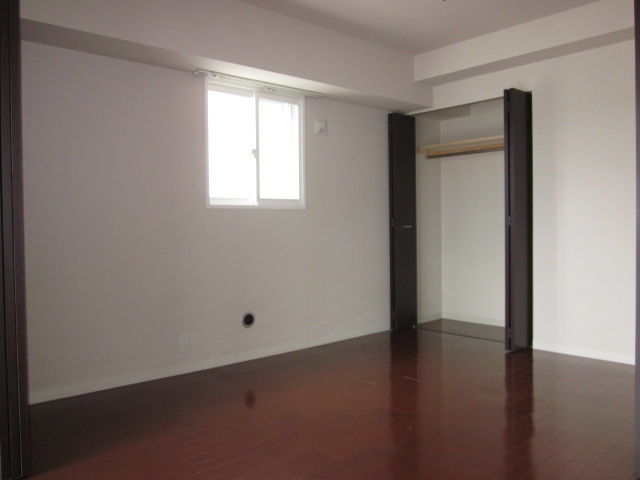 Other room space. wide, Western-style of comfortable size