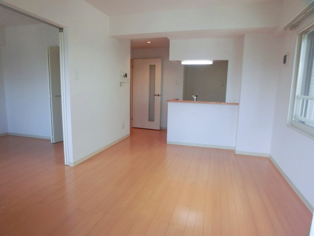 Other room space. Popular face-to-face kitchen ☆ 