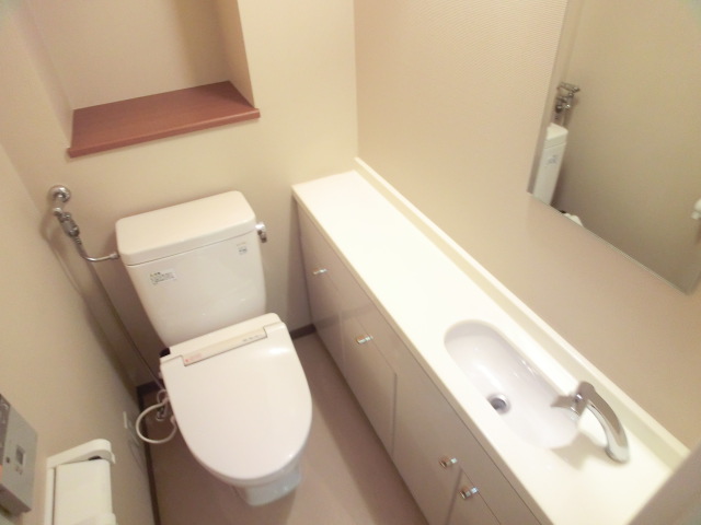 Toilet. Juri Mitarai of toilet, Useful to have, There is also a small storage