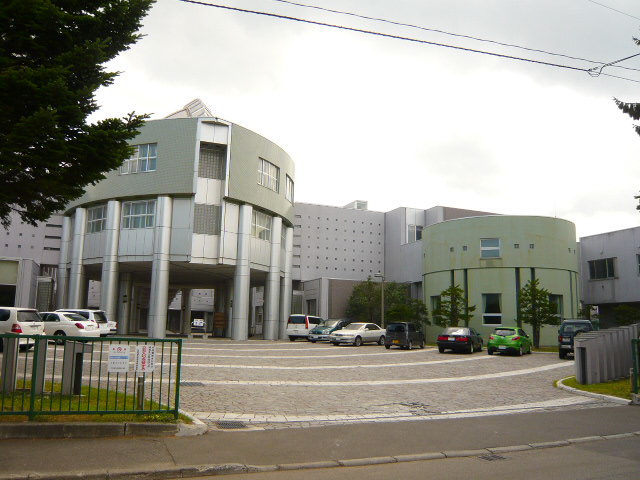 high school ・ College. Hokkaido Sapporominami High School (High School ・ NCT) to 393m