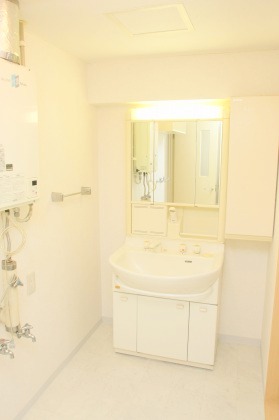 Washroom. It is a popular 3LDK in the city center ☆ This location condition is rare