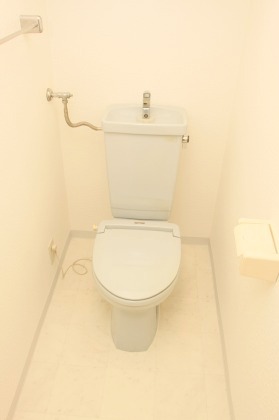 Toilet. It is a popular 3LDK in the city center ☆ This location condition is rare