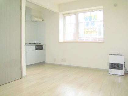 Living and room. System is 1LDK of the kitchen with a charming rent