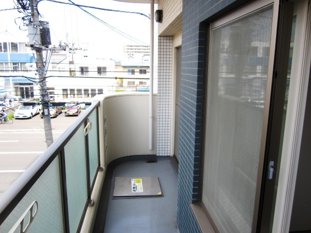 Balcony. Wide closet