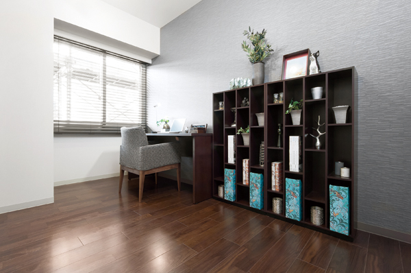 Den or hobby room, Children's room, etc., Western-style rooms which can be used according to the application (2). A dark brown floors and smart interior, It is possible to clean and take advantage