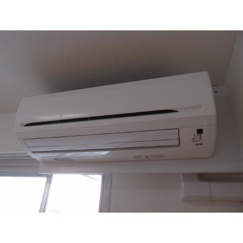 Other Equipment. Hot summer and cold winter also comfortable maintaining the temperature of the room. 