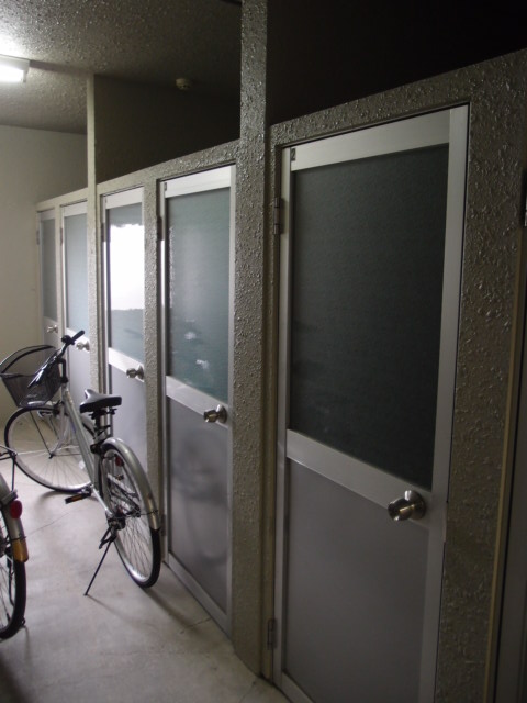 Other common areas. Bicycle Bicycle storage is indoors is safe! 