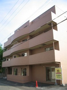 Building appearance. Popular Maruyama area, Pet Friendly Property! 