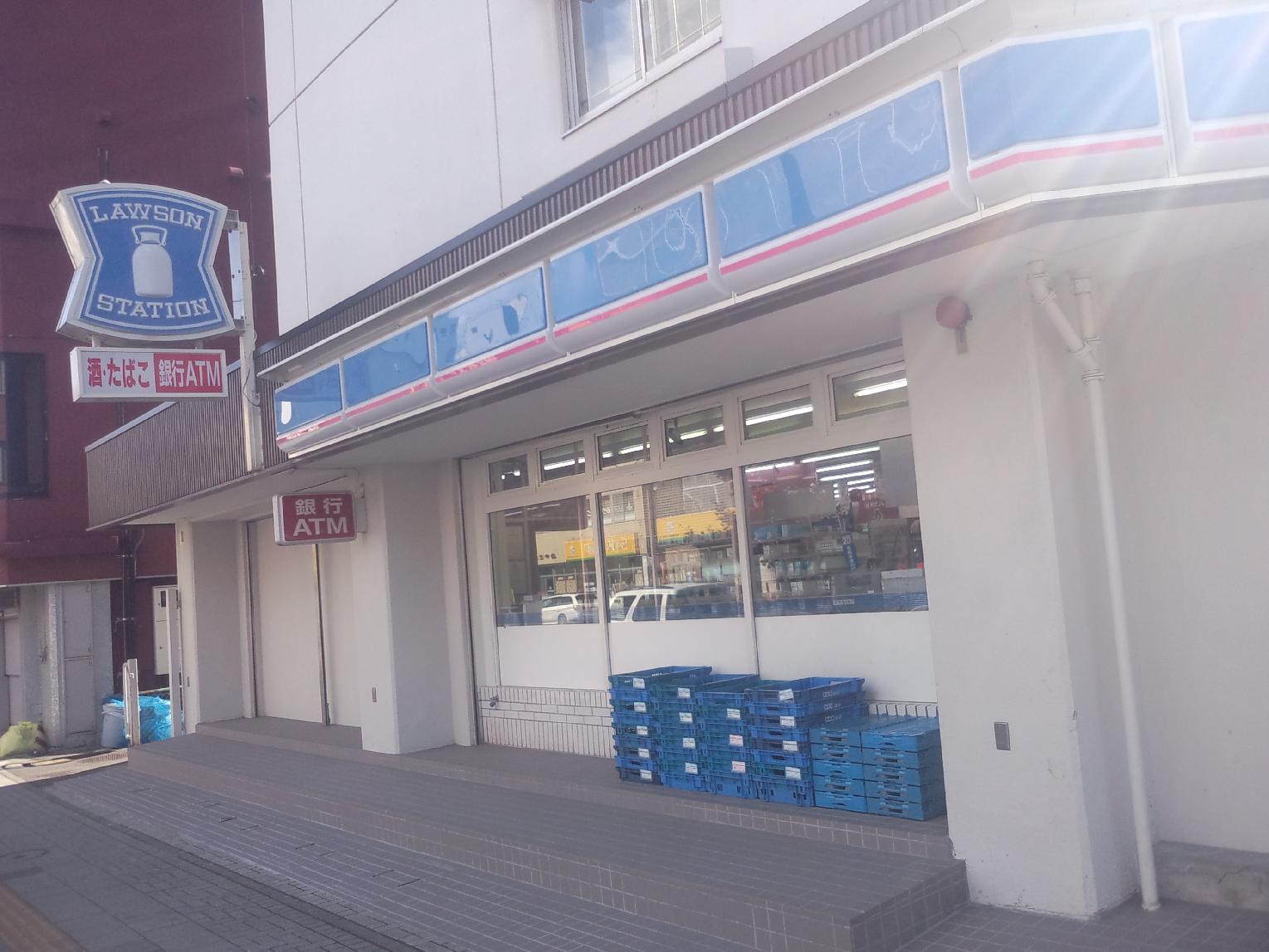 Convenience store. 40m until Lawson Sapporominami 4 Nishi 10-chome (convenience store)