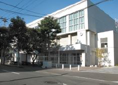 Junior high school. Fushimi until junior high school 720m about 9 minutes