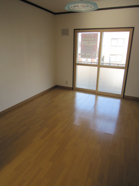 Other room space.  ☆ living ・ Western-style cross ・ Flooring Zhang Kawasumi ☆ 