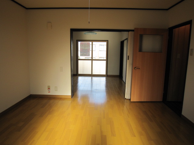 Living and room.  ☆ living ・ Western-style cross ・ Flooring Zhang Kawasumi ☆ 