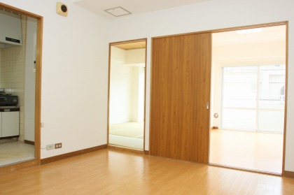 Living and room. ~ Sapporo's largest listing amount ~ Looking for room to big center shops! 