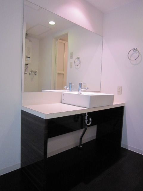 Washroom.  ☆ Design vanity ☆ 