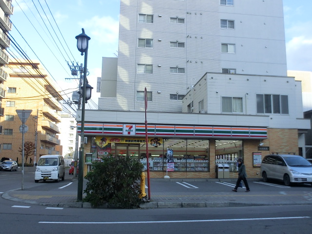 Convenience store. Seven-Eleven Sapporo Idaimae store up (convenience store) 88m
