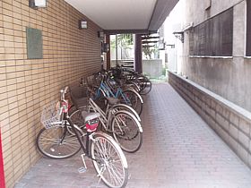 Other common areas. Bicycle parking also is equipped with a roof. 