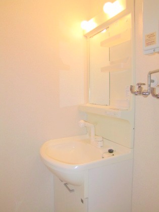 Washroom. Deposit ・ key money ・ Free double 0 yen listing in 2003 Built in beauty room