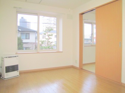 Living and room. Deposit ・ key money ・ Free double 0 yen listing in 2003 Built in beauty room