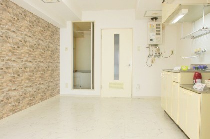 Living and room. The room is renovated popular 1LDK ☆ Pets can also be breeding