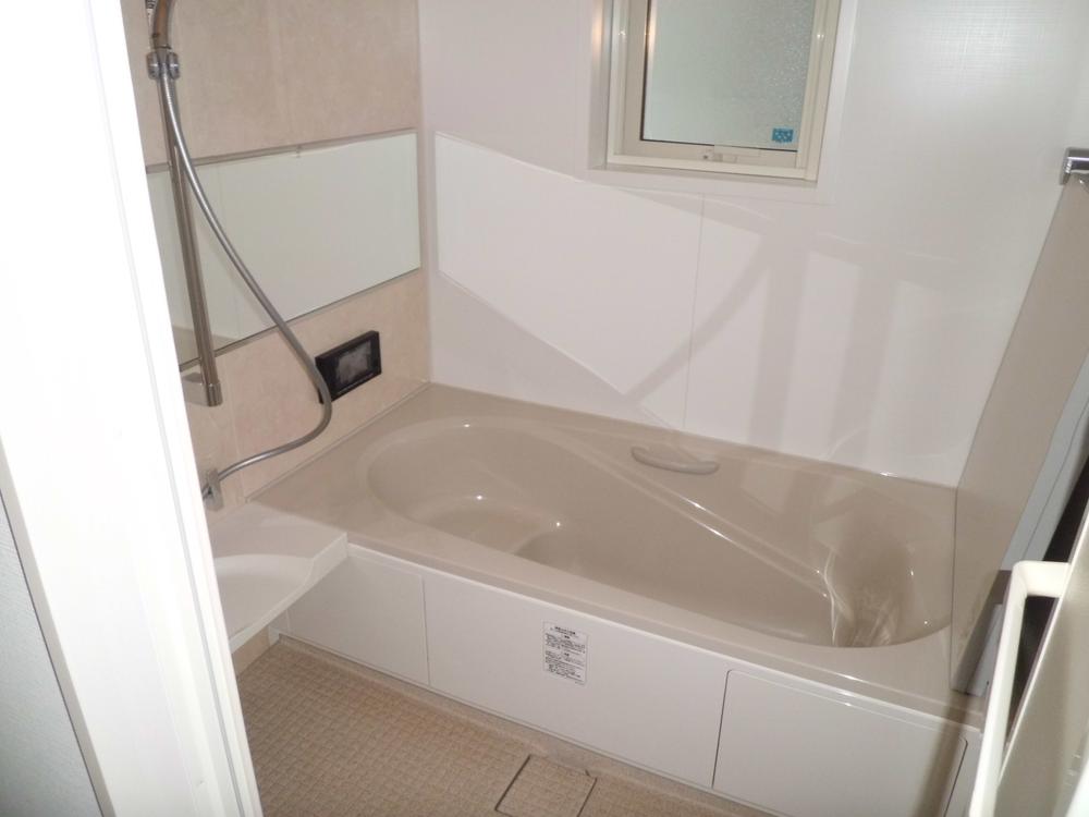 Bathroom. Indoor (12 May 2013) Shooting