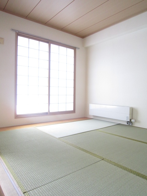 Living and room. You settle down after all Japanese-style room is the best