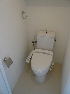 Toilet. With Washlet, Of course, it is a bath with separate Toilet