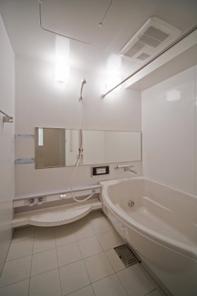 Bath.  ☆ Bathroom add-fired function ・ Spacious bathroom with a TV ☆ 