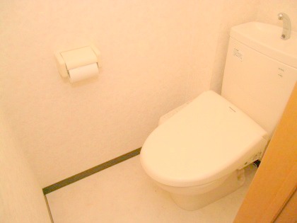 Toilet. It is built shallow properties of popularity ☆ Also has a bidet ☆ 