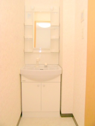 Washroom. It is built shallow properties of popularity ☆ Also has a bidet ☆ 