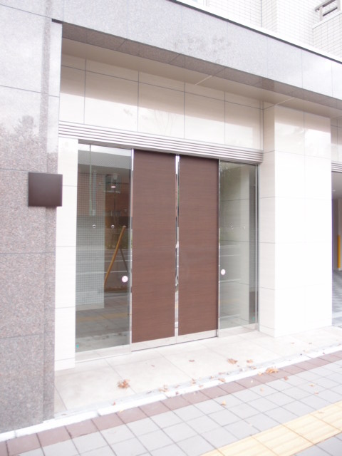 Entrance. Entrance such as condominium! ! There are luxury! 