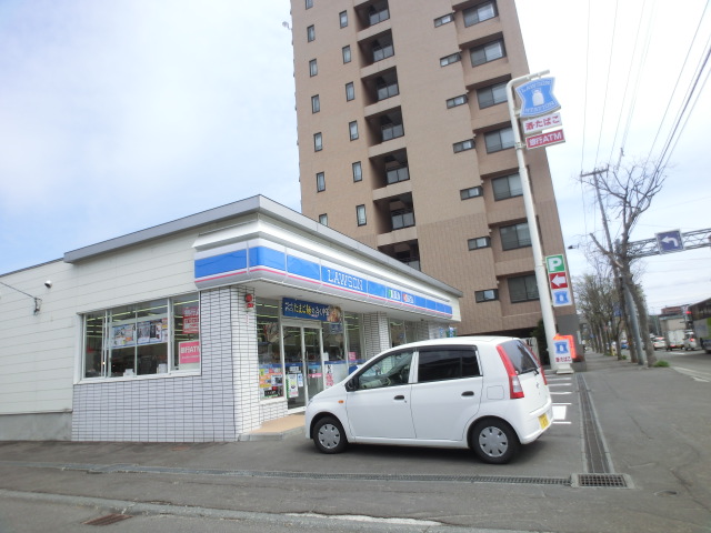 Convenience store. Lawson, Chuo-ku, Sapporo Kita 1 Nishi sixteen-chome up (convenience store) 146m