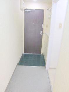 Entrance. Is a sale lease apartment station near ☆ Susukino also very close to the prime location