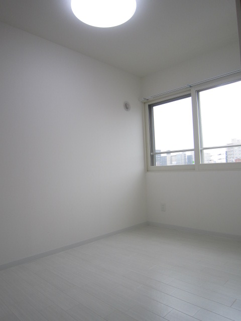 Other room space. Bedroom There is also a bright and clean feeling! With a south-facing window! ! ! 