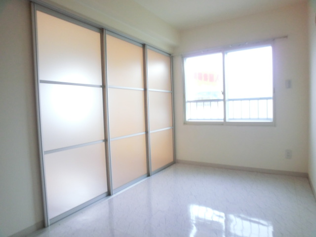 Other room space. Fashionable blurring of the door ☆ 