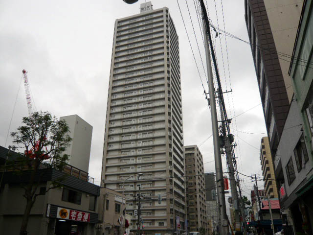 Building appearance. It is a property with a strong presence of the tower type