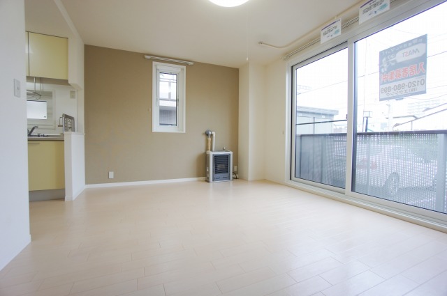 Living and room.  ☆ Bright living room with large windows