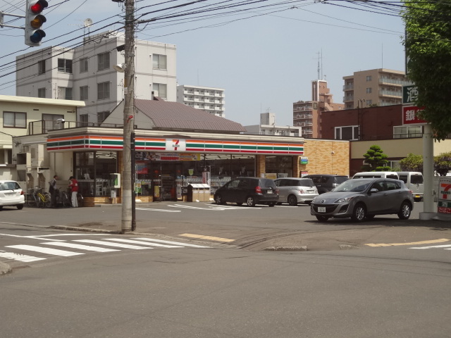 Convenience store. Seven-Eleven Sapporo Central South Article 11 store up to (convenience store) 333m