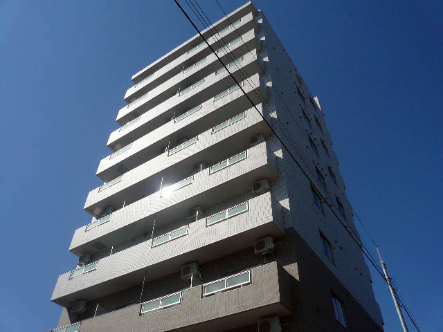 Building appearance. It is a reinforced concrete properties