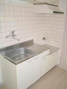 Kitchen. It is very clean room ☆ It is a kerosene stove property of rebar building