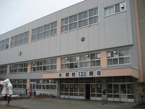Primary school. Yamahana to elementary school (elementary school) 320m