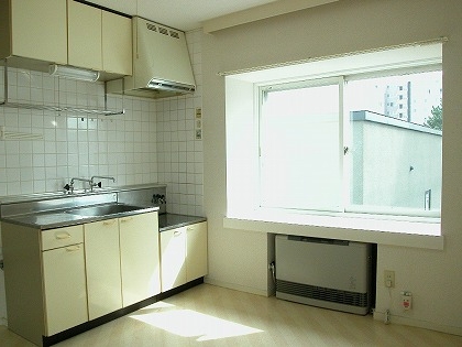 Living and room. ~ Sapporo's largest listing amount ~ Looking for room to big center shops! 