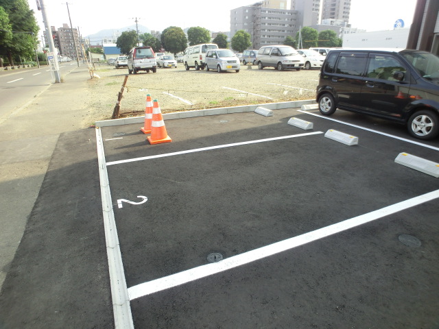 Parking lot. Site is widely easy parking