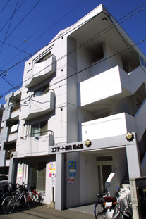 Building appearance. You can move in the initial cost 60,000 yen! Beautiful interior