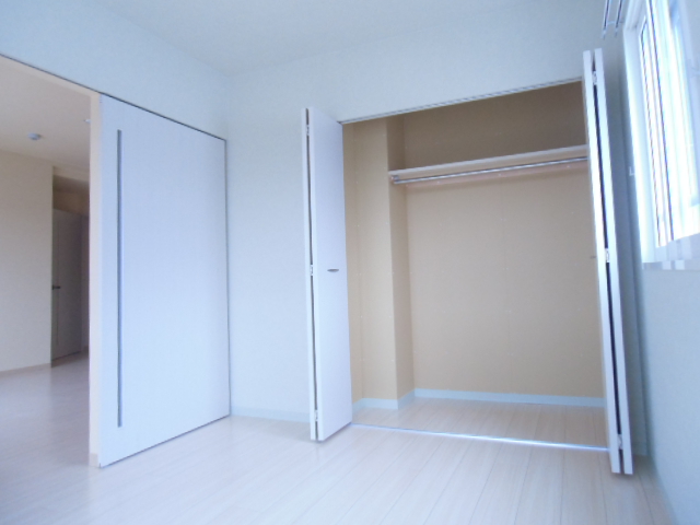 Other room space.  ■ Storage is also spacious ■ 