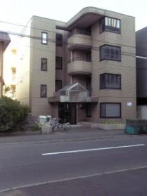 Building appearance. Is a 4-minute walk from the subway west 18-chome Station