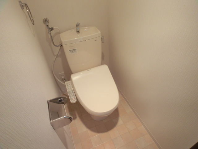 Toilet.  ☆ Toilet with warm water washing toilet seat ☆ 