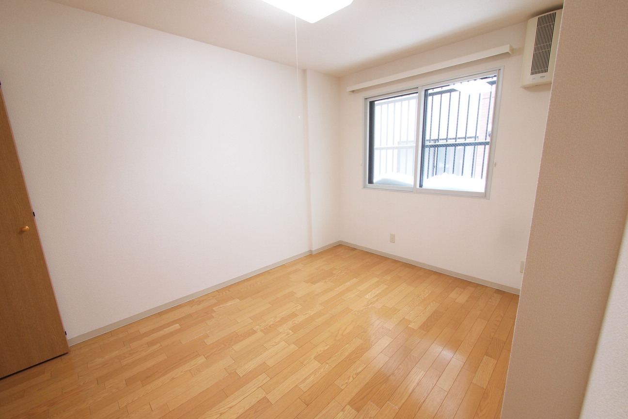 Other room space. Western-style as seen from the living room. 