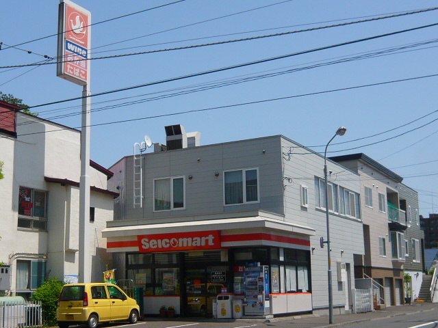 Convenience store. Seicomart tortoise was the store (convenience store) to 147m